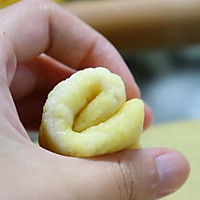 #巨下饭的家常菜#蛋黄酥：真酥掉渣，猪油详解版！的做法图解16