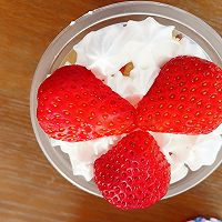 #福临门 幸福临门#新年草莓蛋糕杯的做法图解3