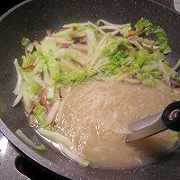 #餐桌上的春日限定#咸肉冬菇粉丝汤的做法图解7
