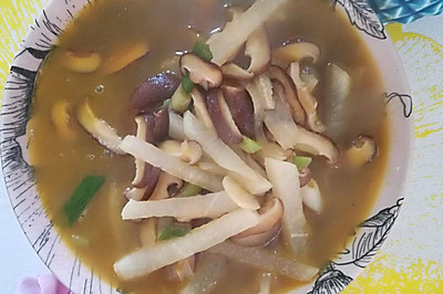 清淡香菇白萝卜汤