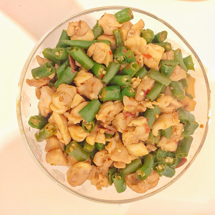 小煎鸡腿肉的做法