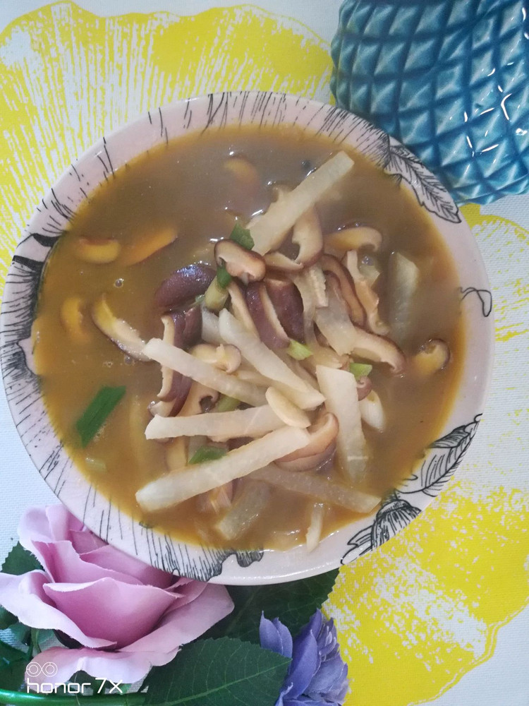 清淡香菇白萝卜汤的做法