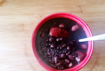 红豆黑米红枣粥的做法