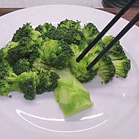 年夜饭用5块钱西兰花做一道发财树，寓意来年财源滚滚的做法图解5