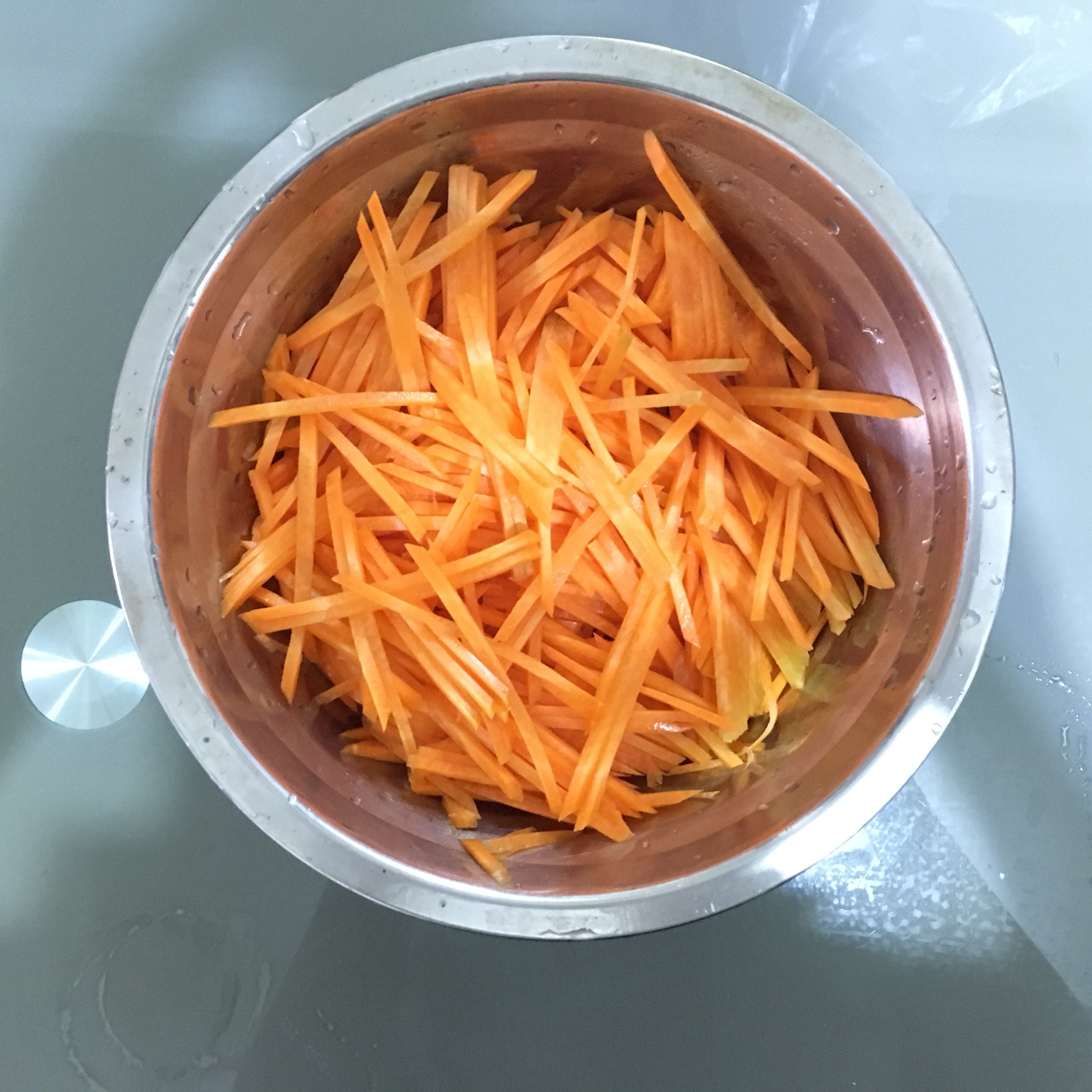 胡萝卜虾皮粉丝素包怎么做_胡萝卜虾皮粉丝素包的做法_豆果美食