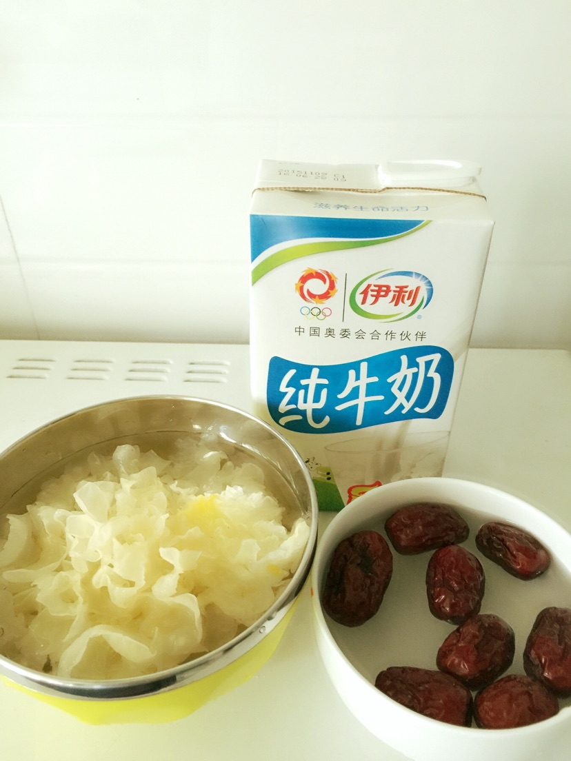 美容养颜#丝滑银耳、红枣奶的做法图解1