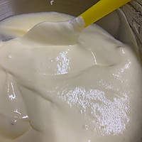 草莓奶油蛋糕卷的做法图解3