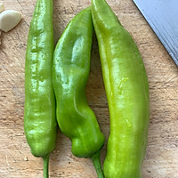 虎皮尖椒的做法图解1