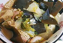 腊肉白菜冻豆腐炖海带的做法