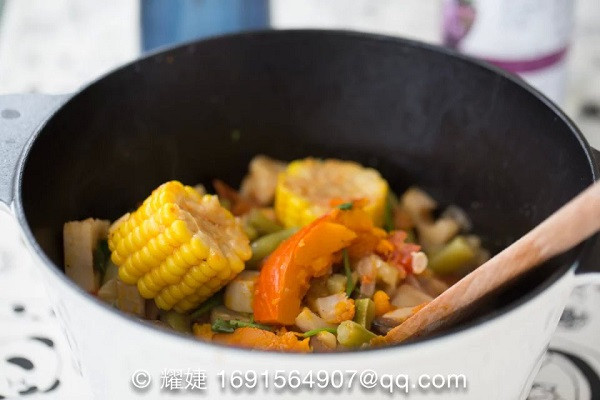 铸铁锅经典菜—暖暖时蔬炖菜