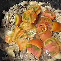 #本周热榜#番茄口蘑牛肉盖饭的做法图解4