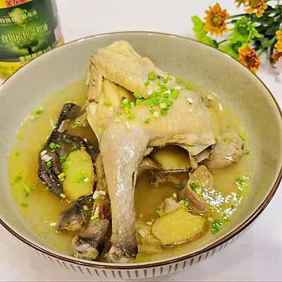 清蒸童子鸡，鲜嫩多汁，简单好吃又营养