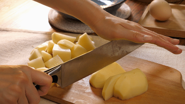 【土豆泥】肯德基同款丝滑土豆泥，在家自制，口感细腻又简单的做法图解1