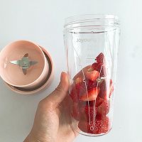 草莓酸奶雪糕的做法图解2