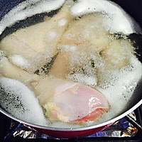 简易版蘑菇鸡腿汤（加甘草清咽润喉）的做法图解1