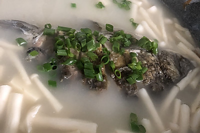 鲫鱼豆腐浓汤