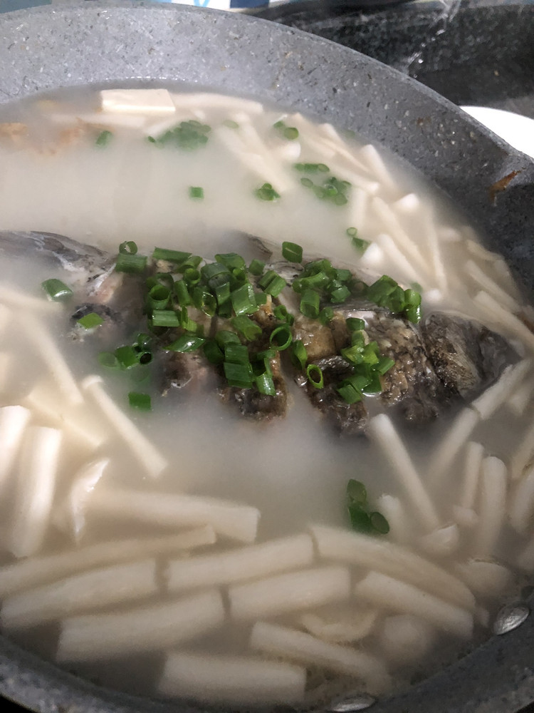 鲫鱼豆腐浓汤的做法