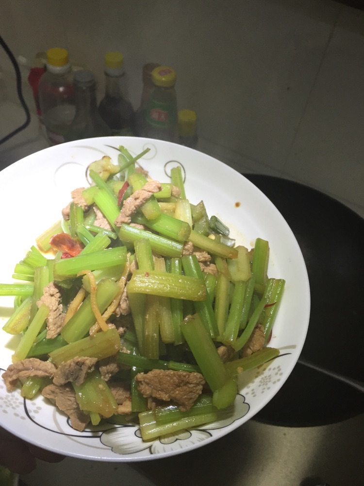 芹菜肉丝
