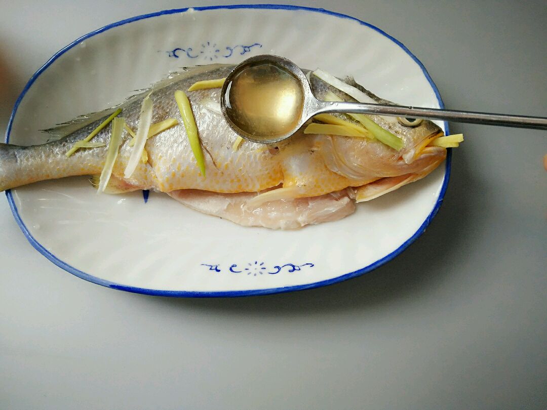 清蒸黄花鱼的做法