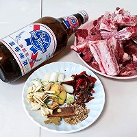 #食来运转，新年干杯#啤酒炖排骨的做法图解1