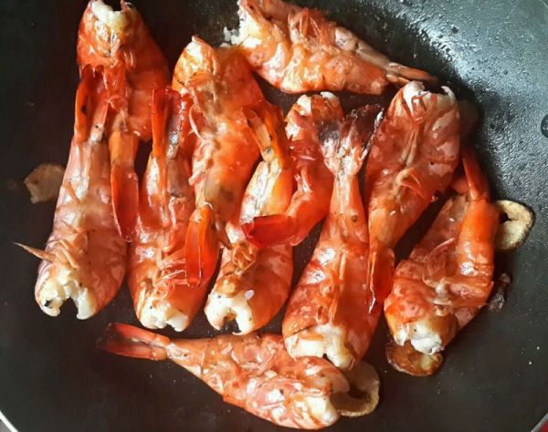 牛油蒜片香煎虾