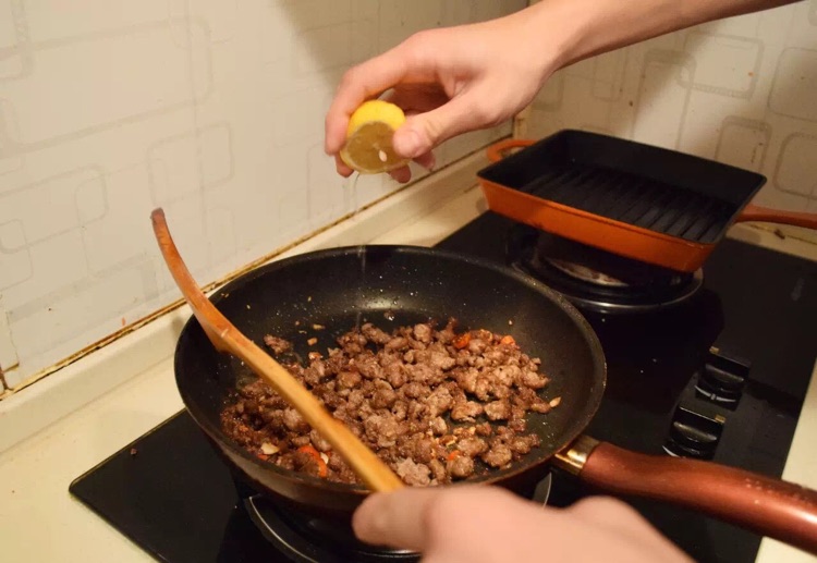 香辣肉末蔬菜卷的做法图解11