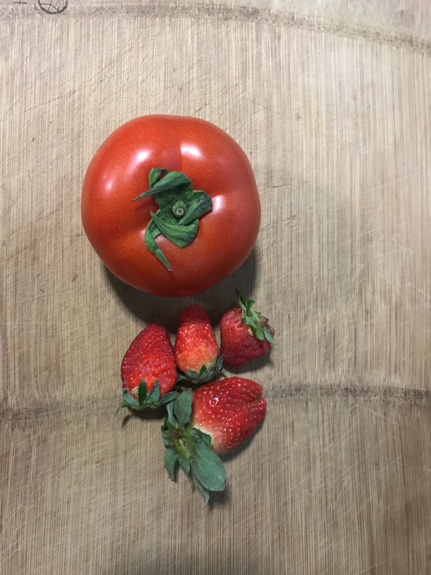 《草莓&西红柿》一个蔬果的诞生_酉食摄-站酷ZCOOL