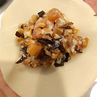 香菇鲜肉煎饺#船歌鱼水饺#的做法图解5