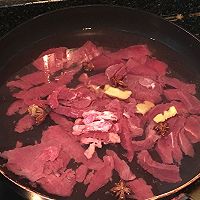 麻辣牛肉干的做法图解1
