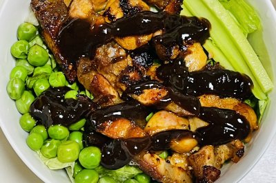 双拼烤肉拌饭