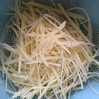 #花10分钟，做一道菜！#韭菜苔炒土豆丝的做法图解4