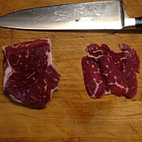 调味煎牛肉的做法图解1
