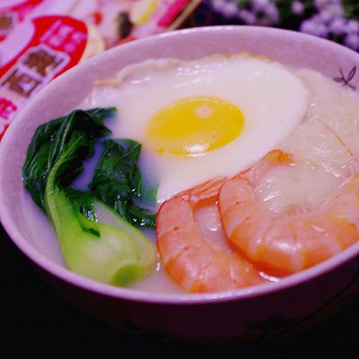 鲜虾鸡蛋面