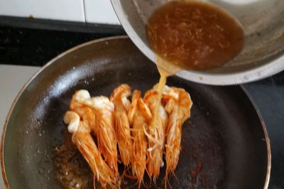 椰香油焖虾