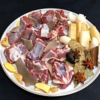 暖暖的焖羊肉的做法图解1