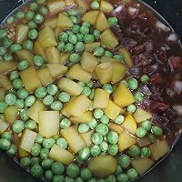 香肠豌豆焖饭的做法图解8