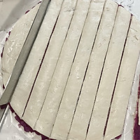 手抓饼紫薯扭扭酥的做法图解6