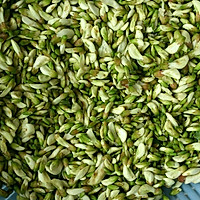 干煸槐花的做法图解1