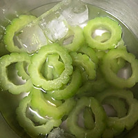 #少盐饮食 轻松生活#凉拌苦瓜的做法图解3