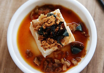 皮蛋肉松拌豆腐