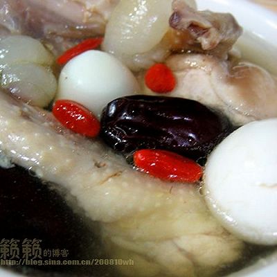 四圆炖三黄鸡汤