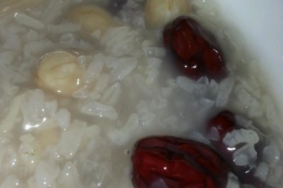 暖暖糯米花生红枣粥～女生必备