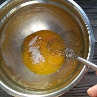 #憋在家里吃什么#甜橙奶油蛋糕卷的做法图解5