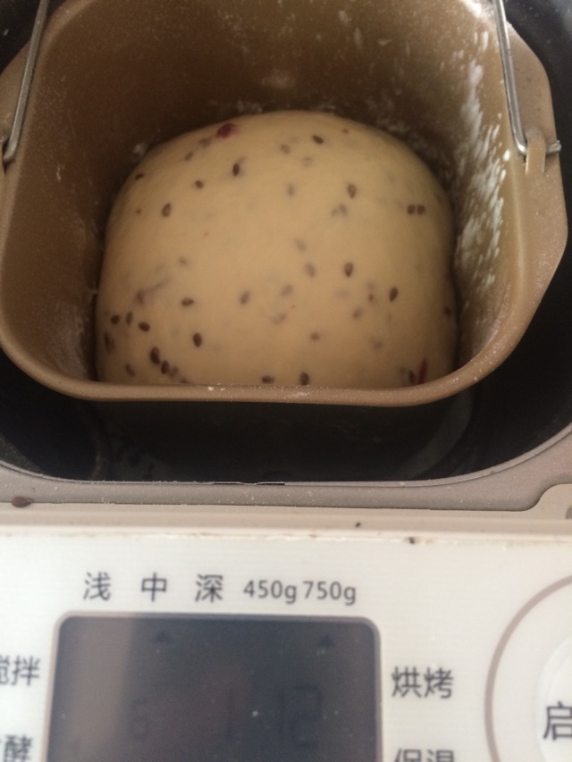 东陵T06K面包机菜谱-超柔软亚麻籽蔓越莓吐司的做法图解5