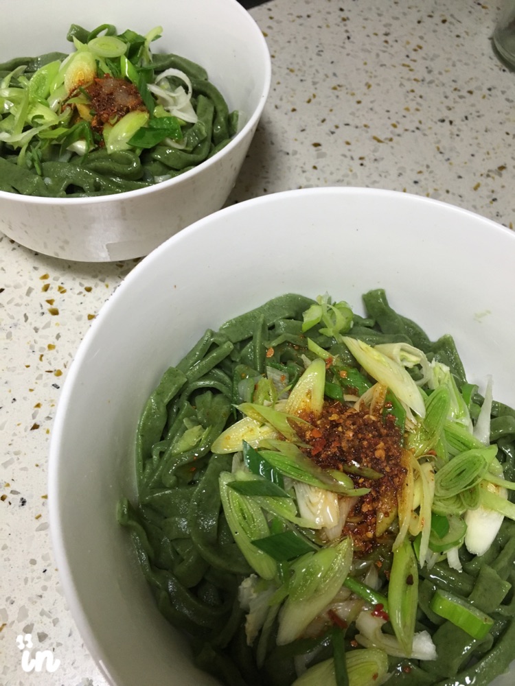 营养菠菜面