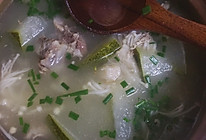 冬瓜金针菇骨头汤的做法