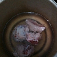 补血莲藕排骨汤的做法图解1