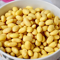 黄豆炖排骨的做法图解2