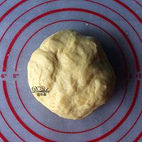 南瓜豆沙软面包#有颜值的实力派#的做法图解5