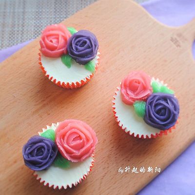 豆沙裱花杯子蛋糕